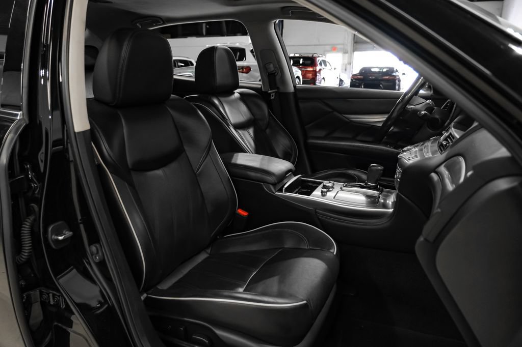Used 2019 INFINITI Q70 L 3.7 RWD image 34