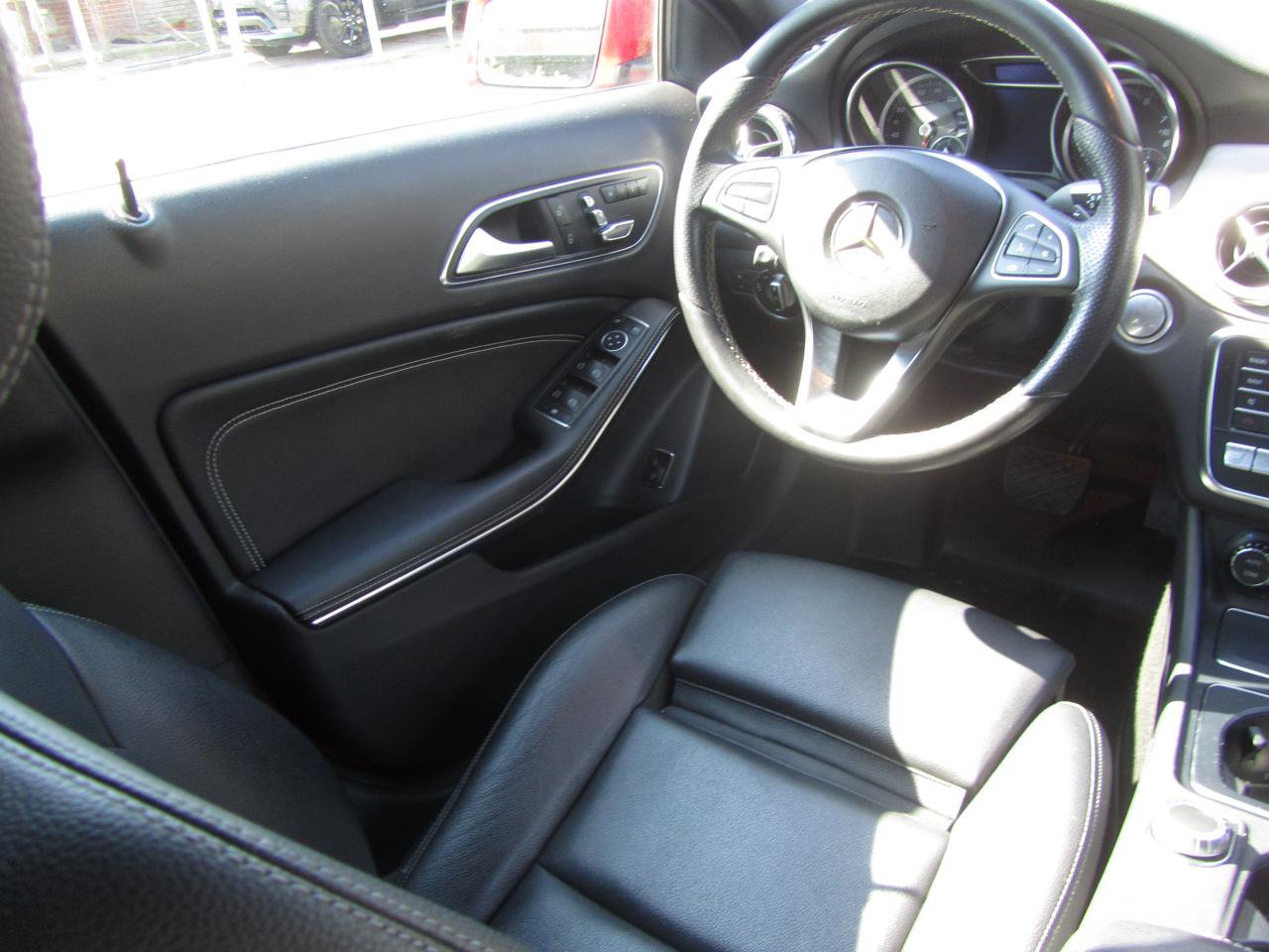 Used 2018 Mercedes-Benz GLA 250 4MATIC image 12