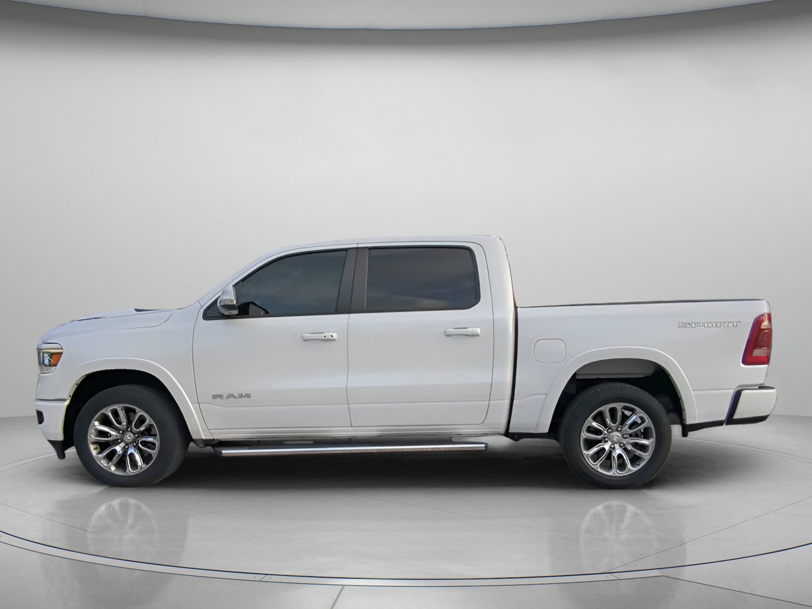Used 2022 RAM 1500 Laramie w/ Sport Appearance Package AWD/4WD image 14