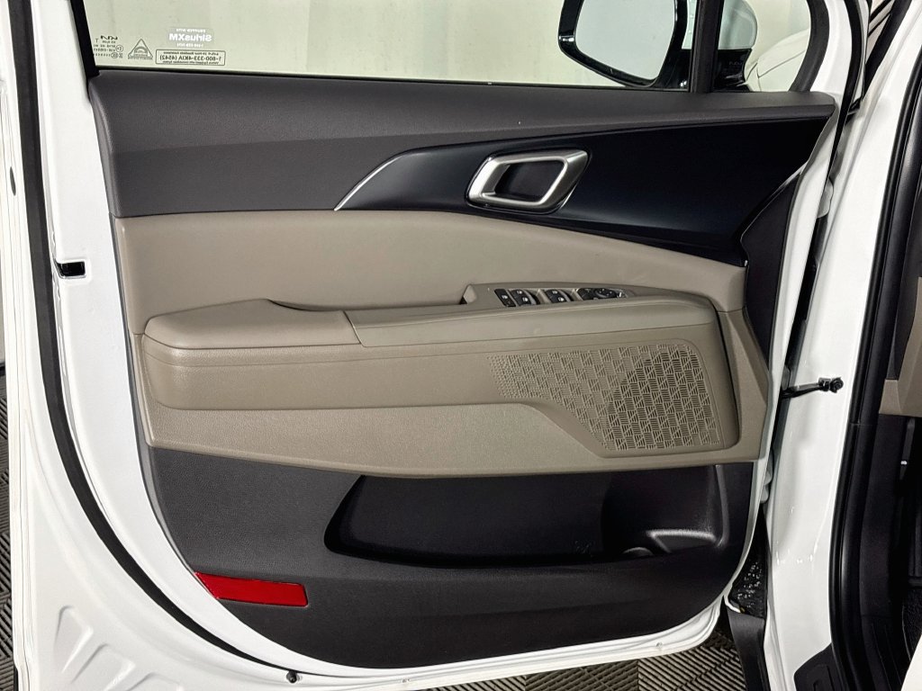New 2027 Kia Carnival FWD image 10