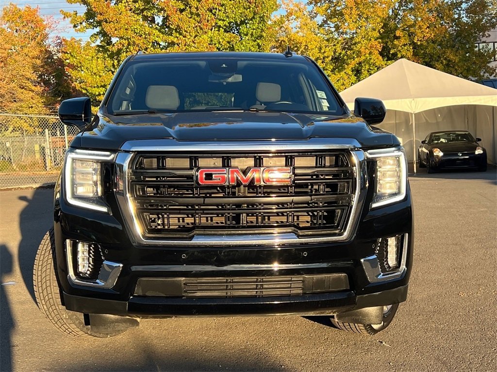 Used 2023 GMC Yukon XL SLE image 2