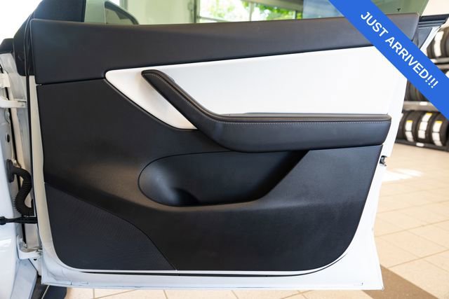 Used 2022 Tesla Model Y Performance AWD/4WD image 27