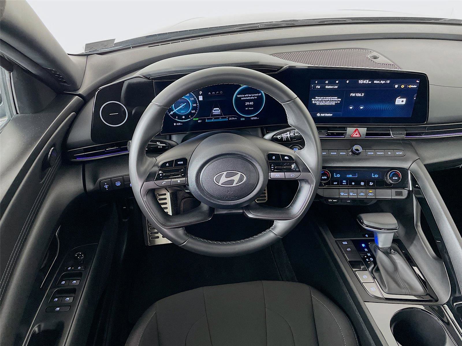 Certified 2025 Hyundai Elantra SEL FWD image 24