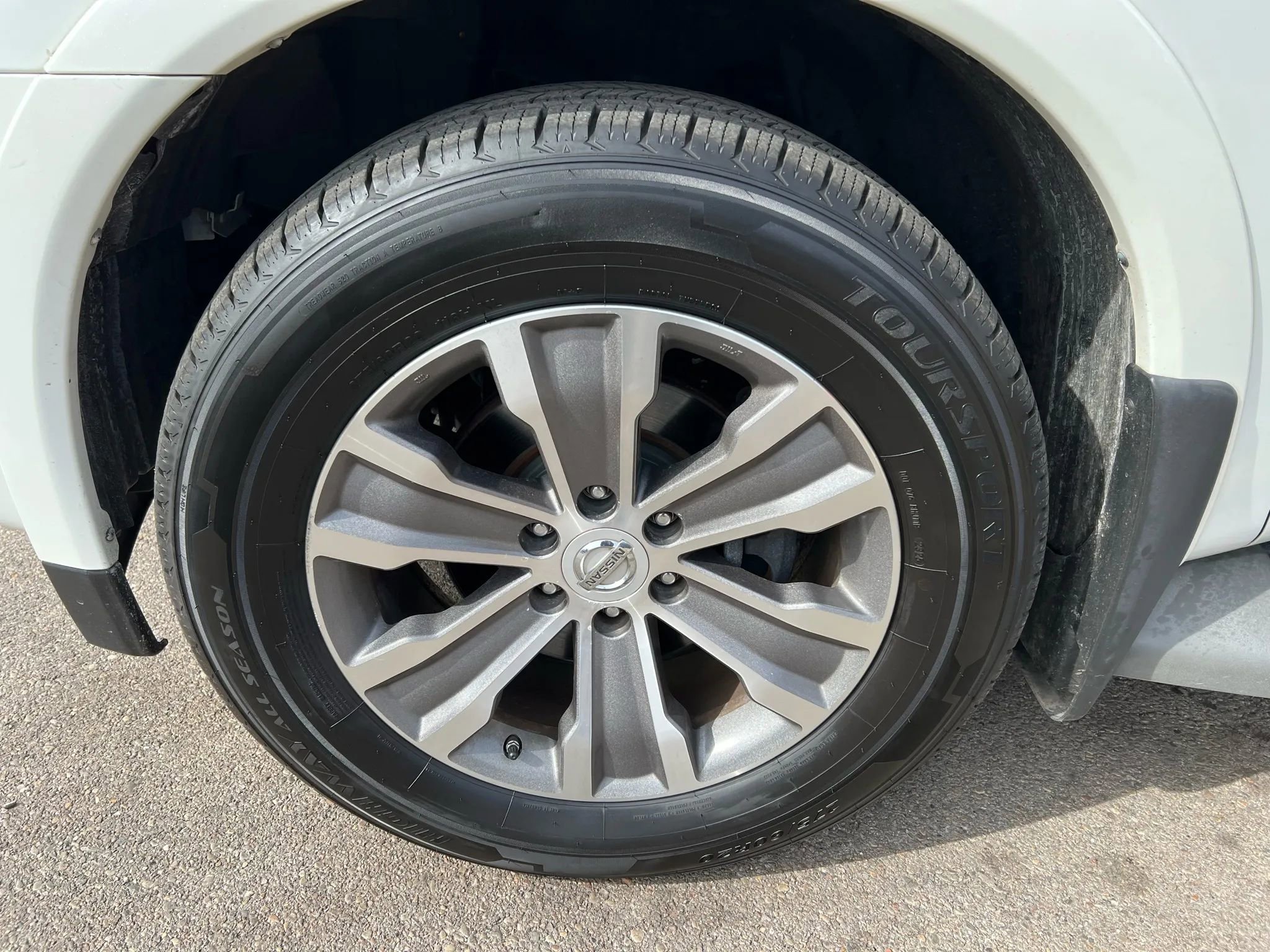 Used 2015 Nissan Armada SL w/ Moonroof Package RWD image 9