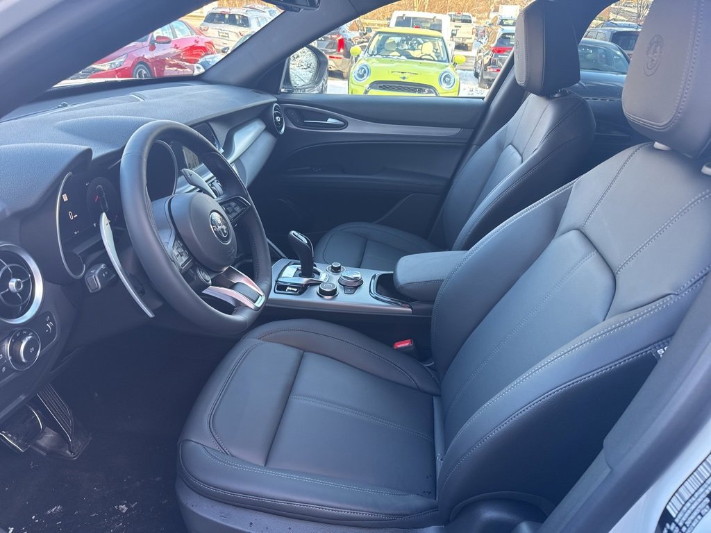 New 2025 Alfa Romeo Stelvio Sprint image 11