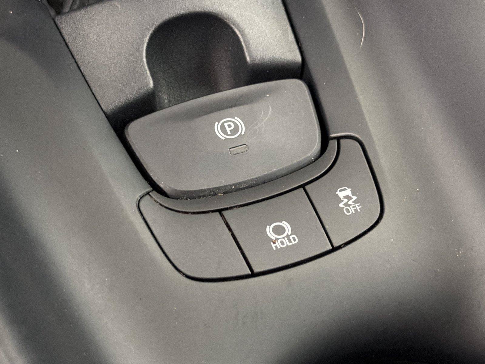 Used 2021 Toyota C-HR LE FWD image 27