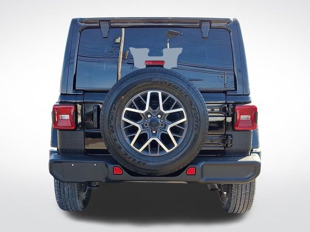 Used 2024 Jeep Wrangler Sahara w/ Technology Group image 5