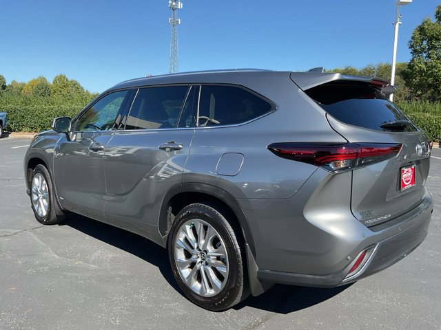 Used 2026 Toyota Highlander Limited AWD/4WD image 13