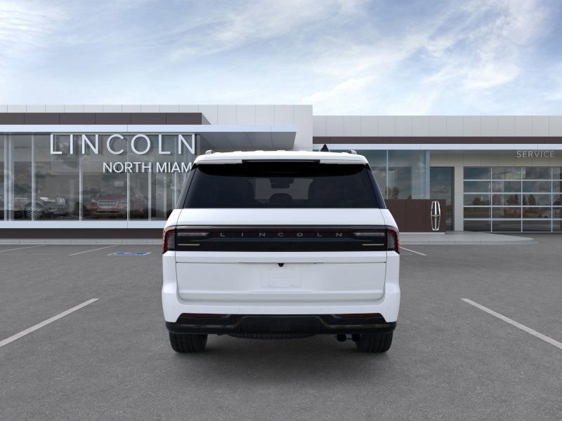 New 2025 Lincoln Navigator Reserve w/ Jet Appearance Package image 5