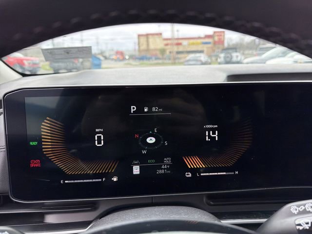 Used 2025 Kia Carnival EX image 15