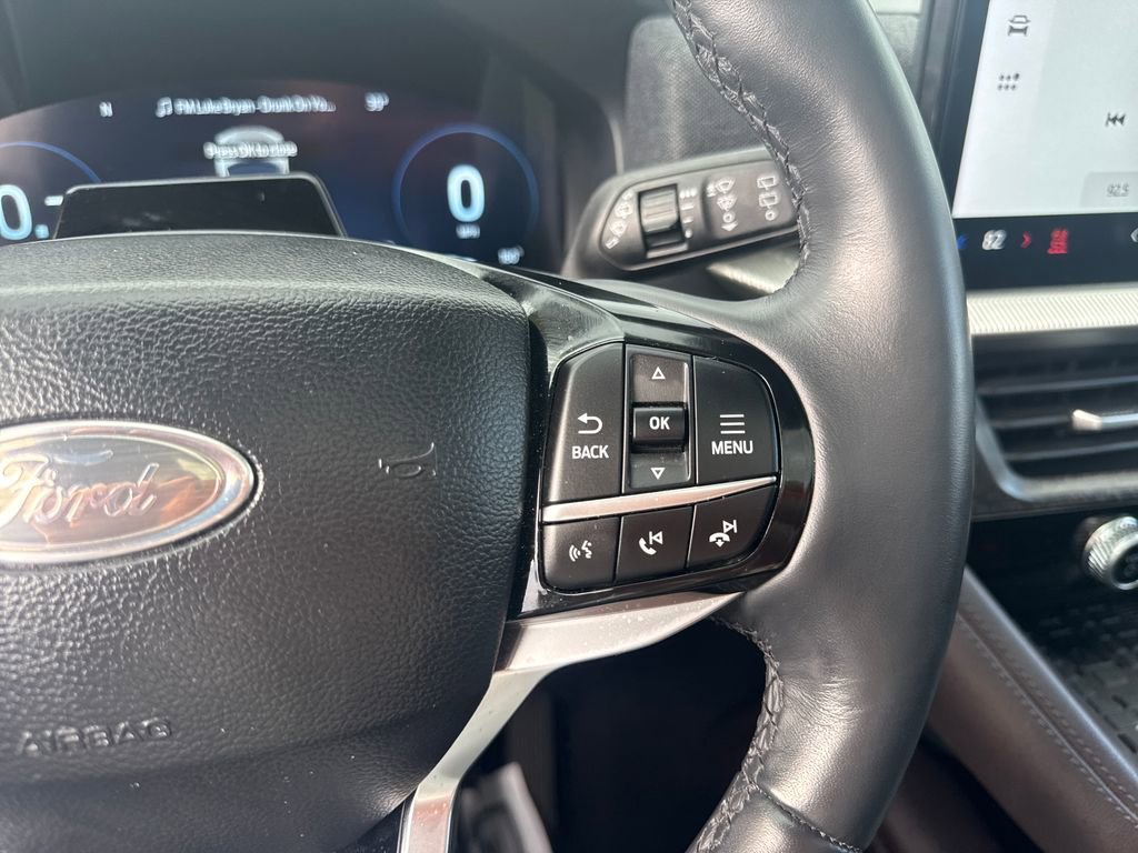 Used 2025 Ford Explorer Platinum w/ Ultimate Package AWD/4WD image 41