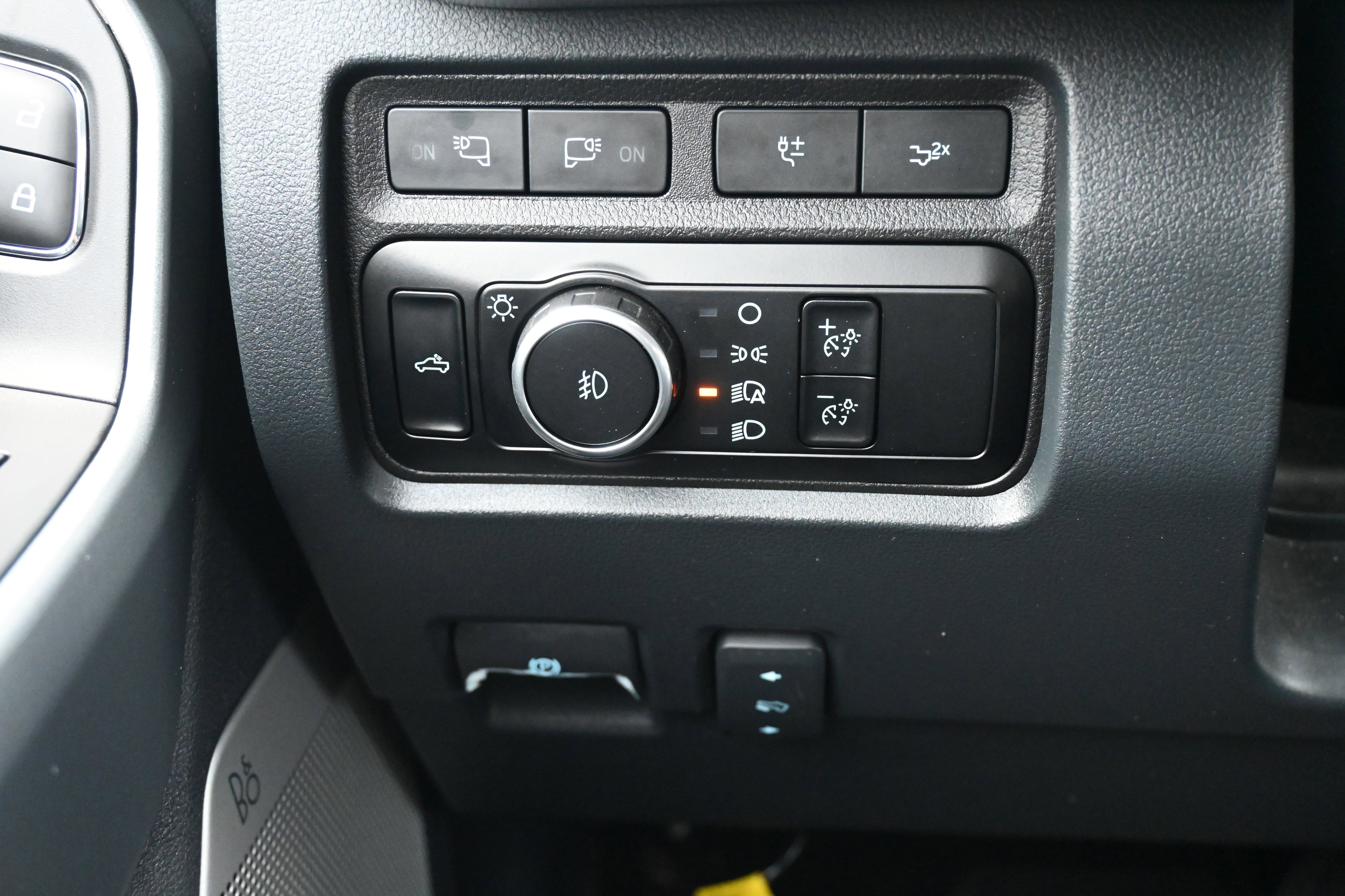 Used 2023 Ford F250 Lariat w/ Sport Appearance Package AWD/4WD image 27