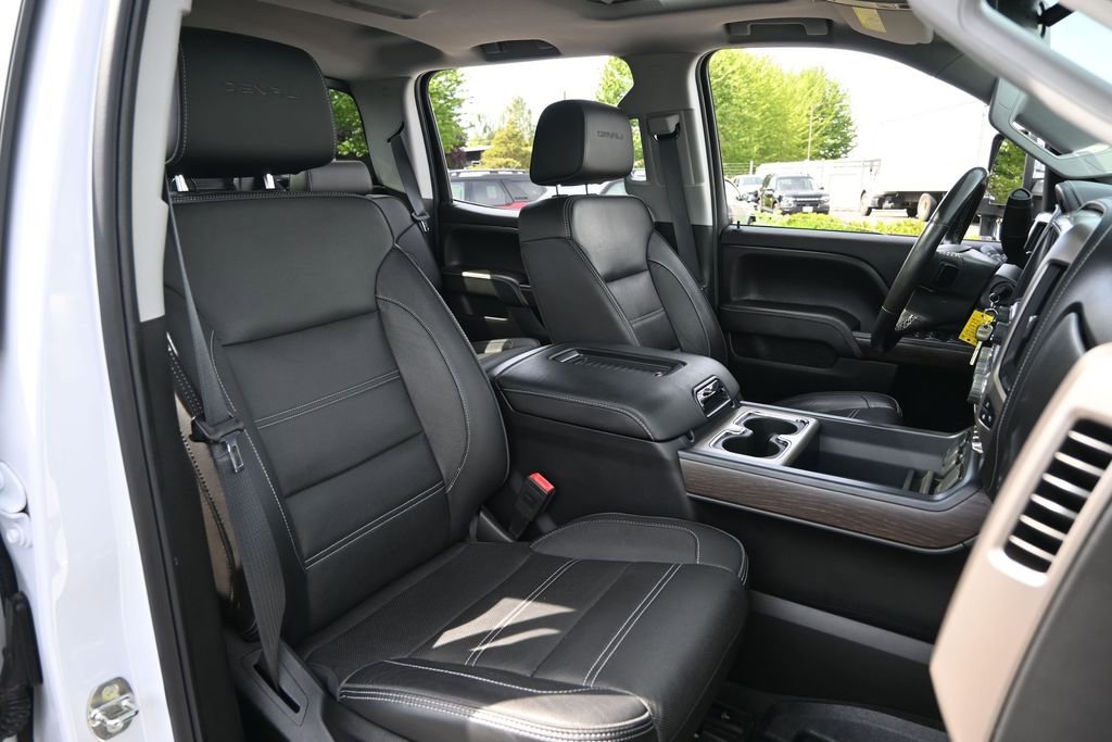 Used 2018 GMC Sierra 2500 Denali w/ Duramax Plus Package AWD/4WD image 28