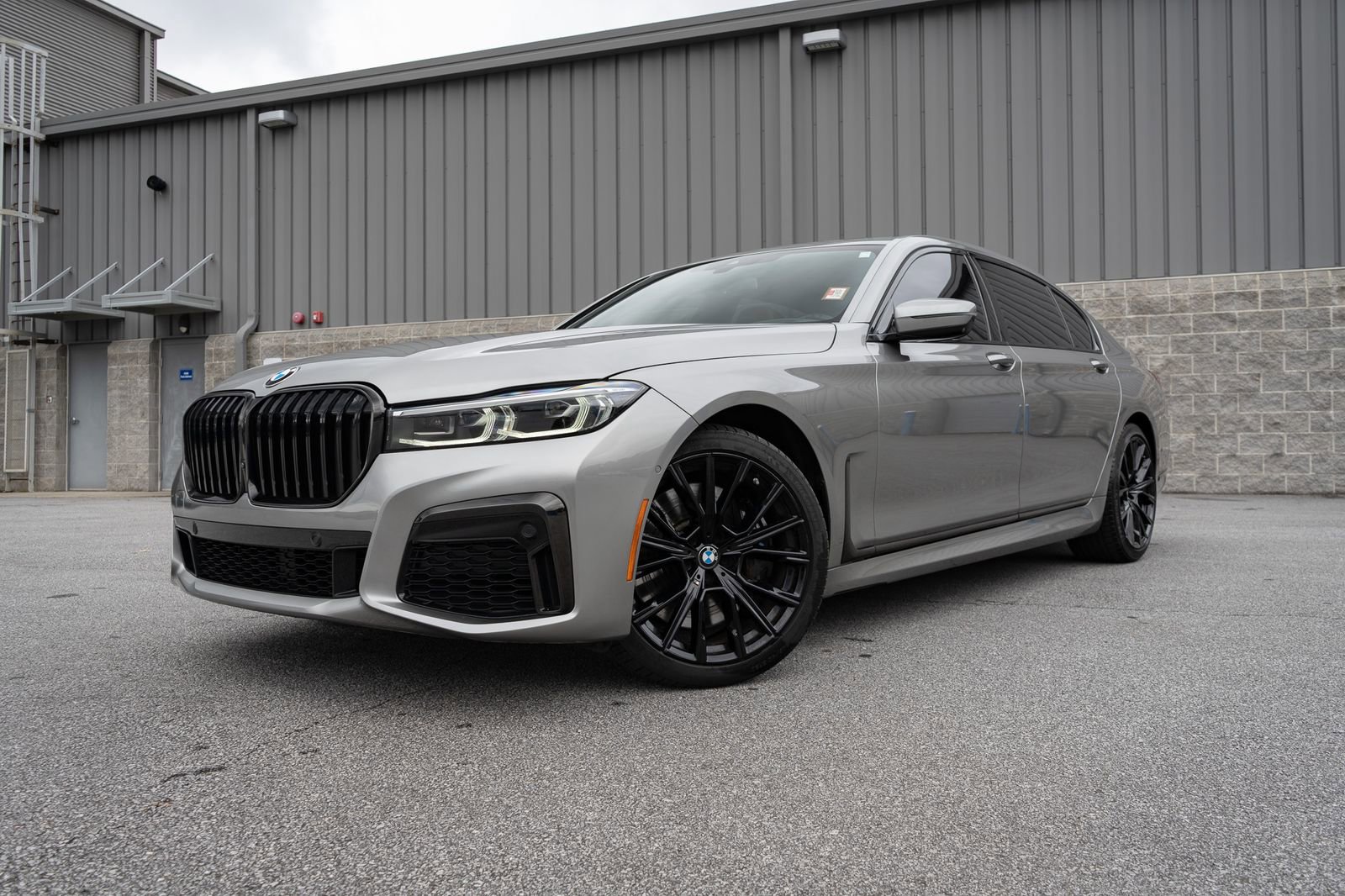 Used 2022 BMW 750i xDrive w/ Autobahn Package image 5