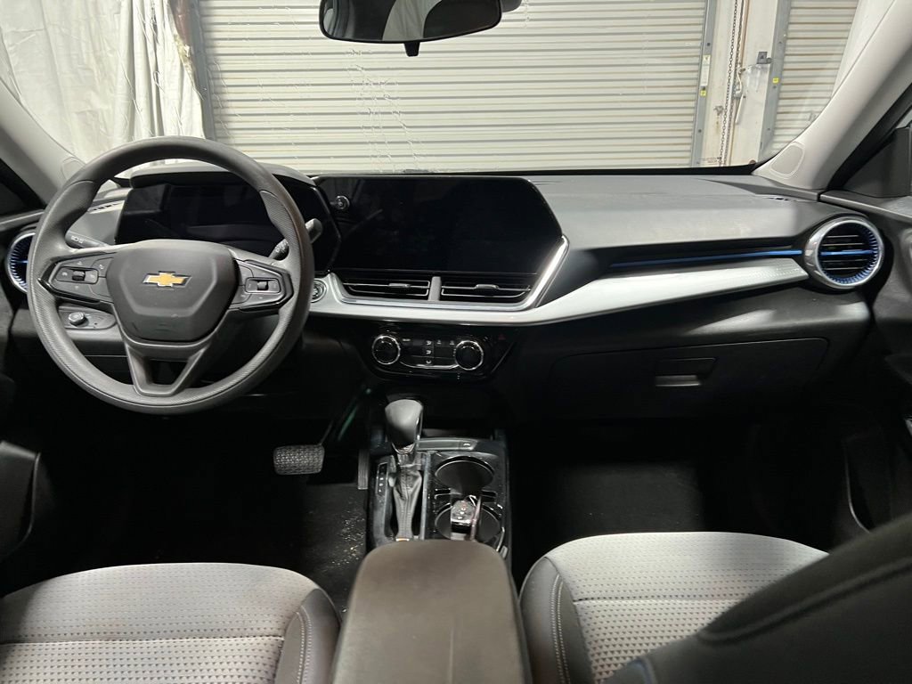 Used 2025 Chevrolet Trax LT image 13