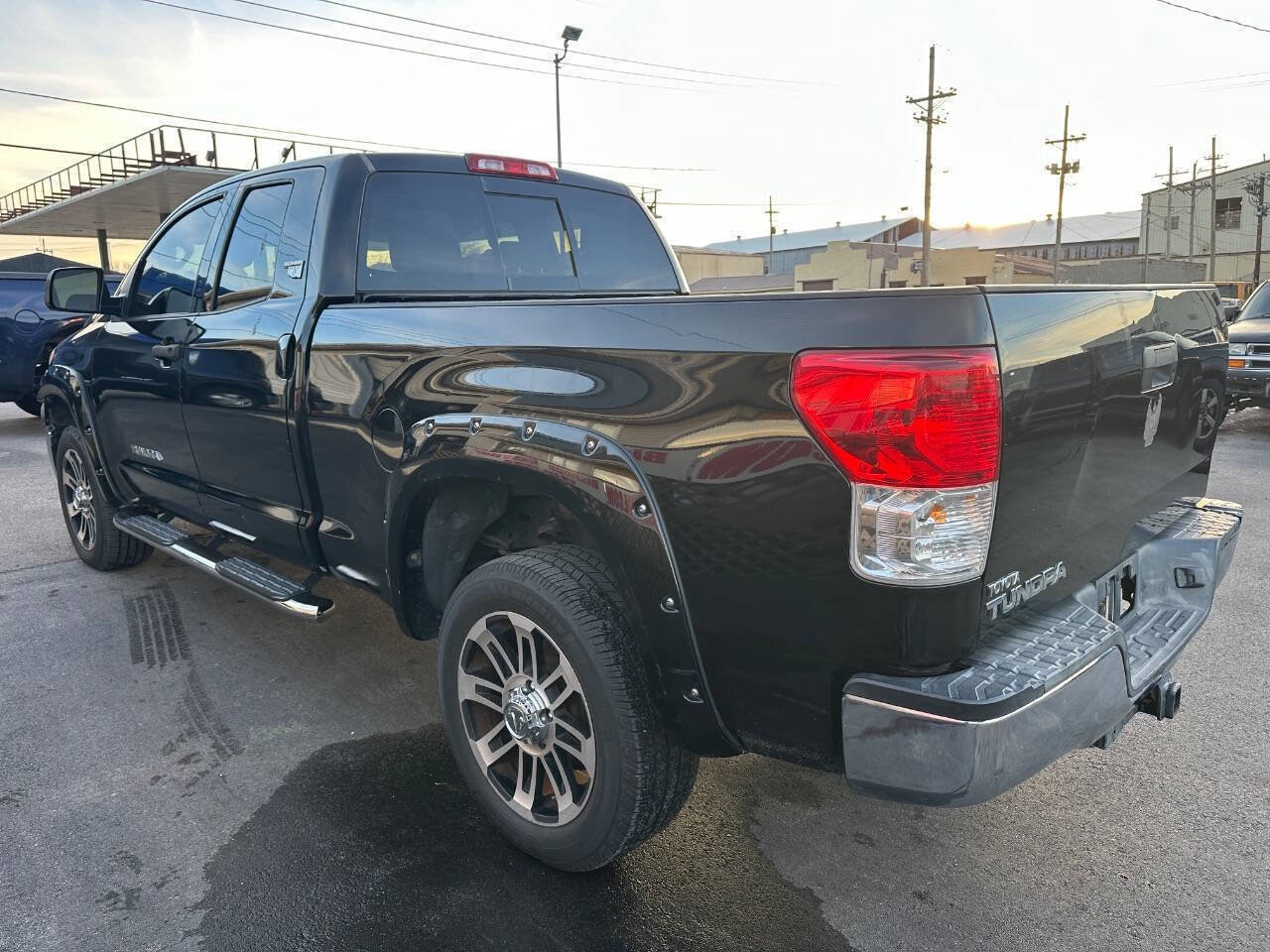 Used 2013 Toyota Tundra Grade 4x2 4dr Double Cab Picku image 6