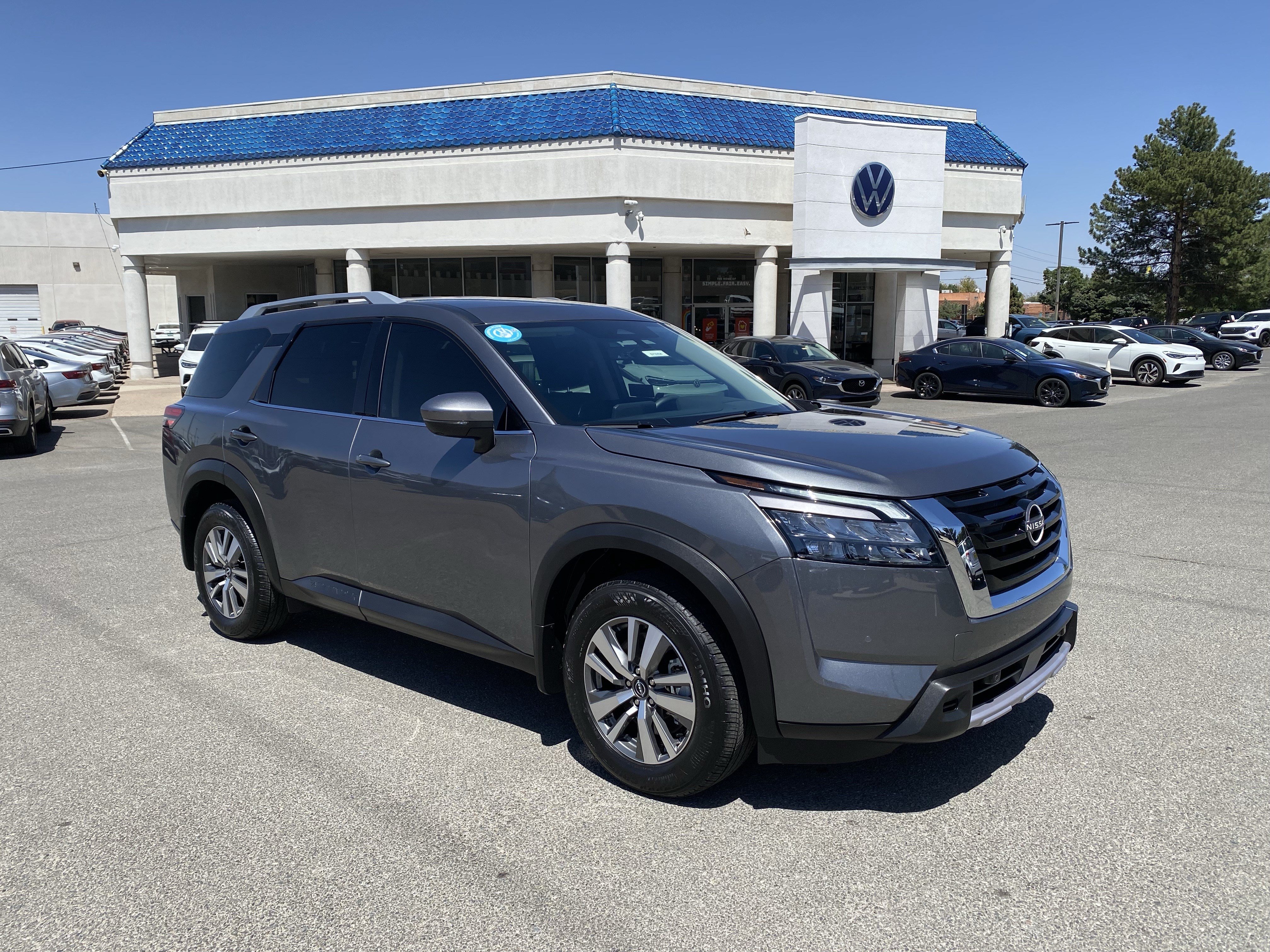 Used 2025 Nissan Pathfinder SL w/ Cargo Package AWD/4WD image 44