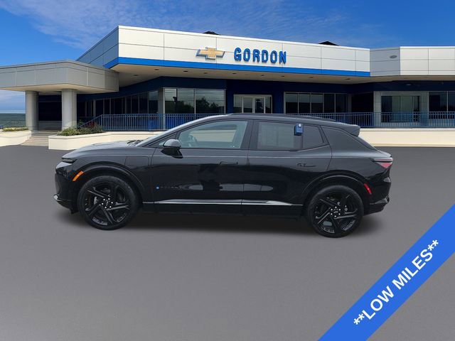 Used 2024 Chevrolet Equinox EV RS FWD image 2