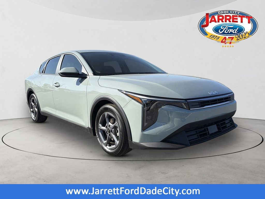 Used 2025 Kia K4 LXS FWD image 1