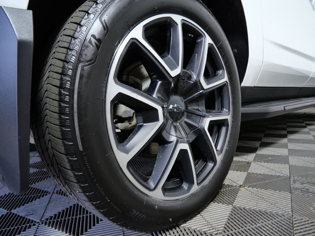 Used 2021 Chevrolet Suburban RST w/ Luxury Package AWD/4WD image 9