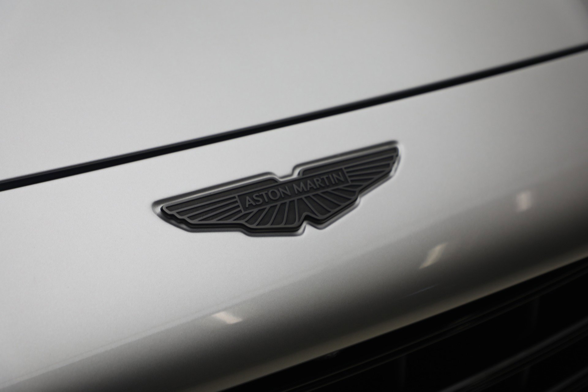 New 2026 Aston Martin DBX 707 image 13