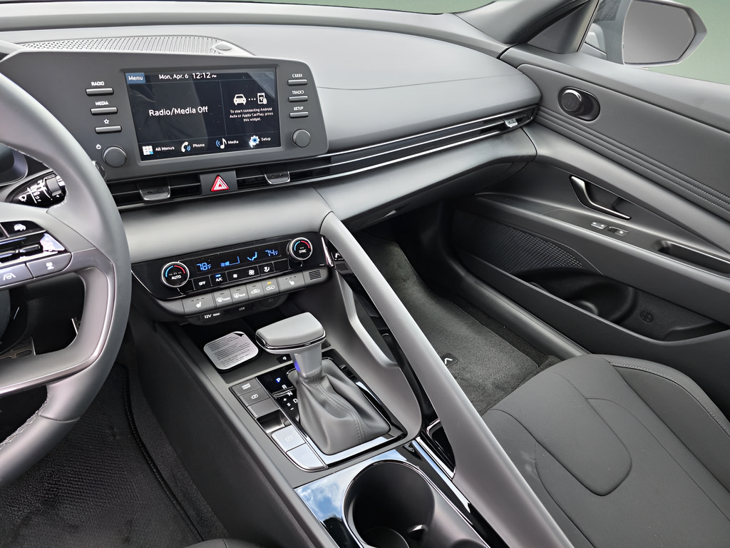New 2026 Hyundai Elantra SEL Sport Premium FWD image 17