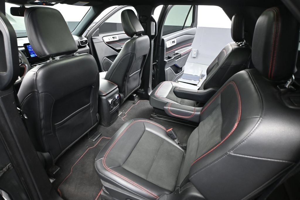 Used 2023 Ford Explorer ST-Line AWD/4WD image 40