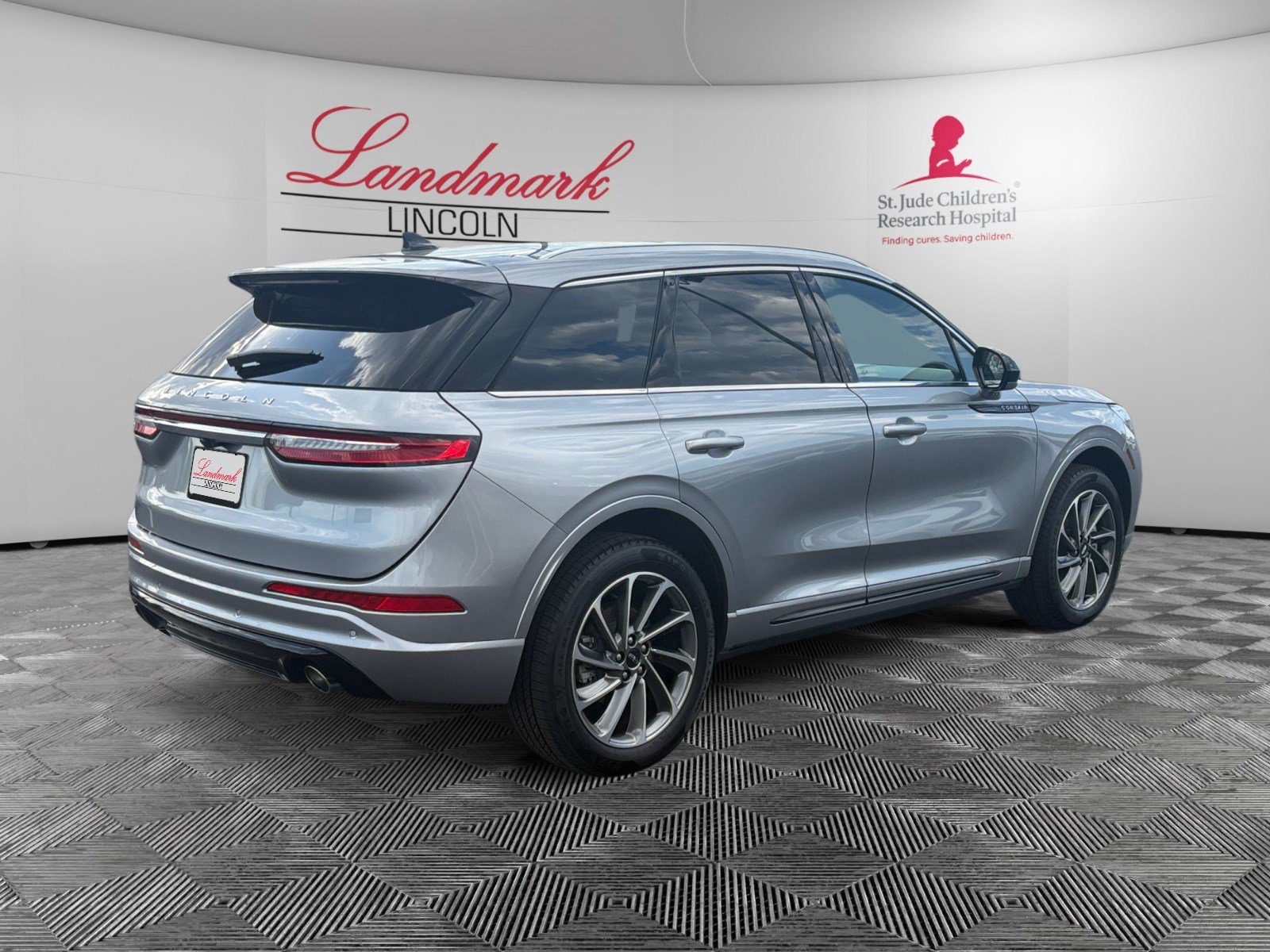 Certified 2024 Lincoln Corsair Grand Touring AWD/4WD image 5
