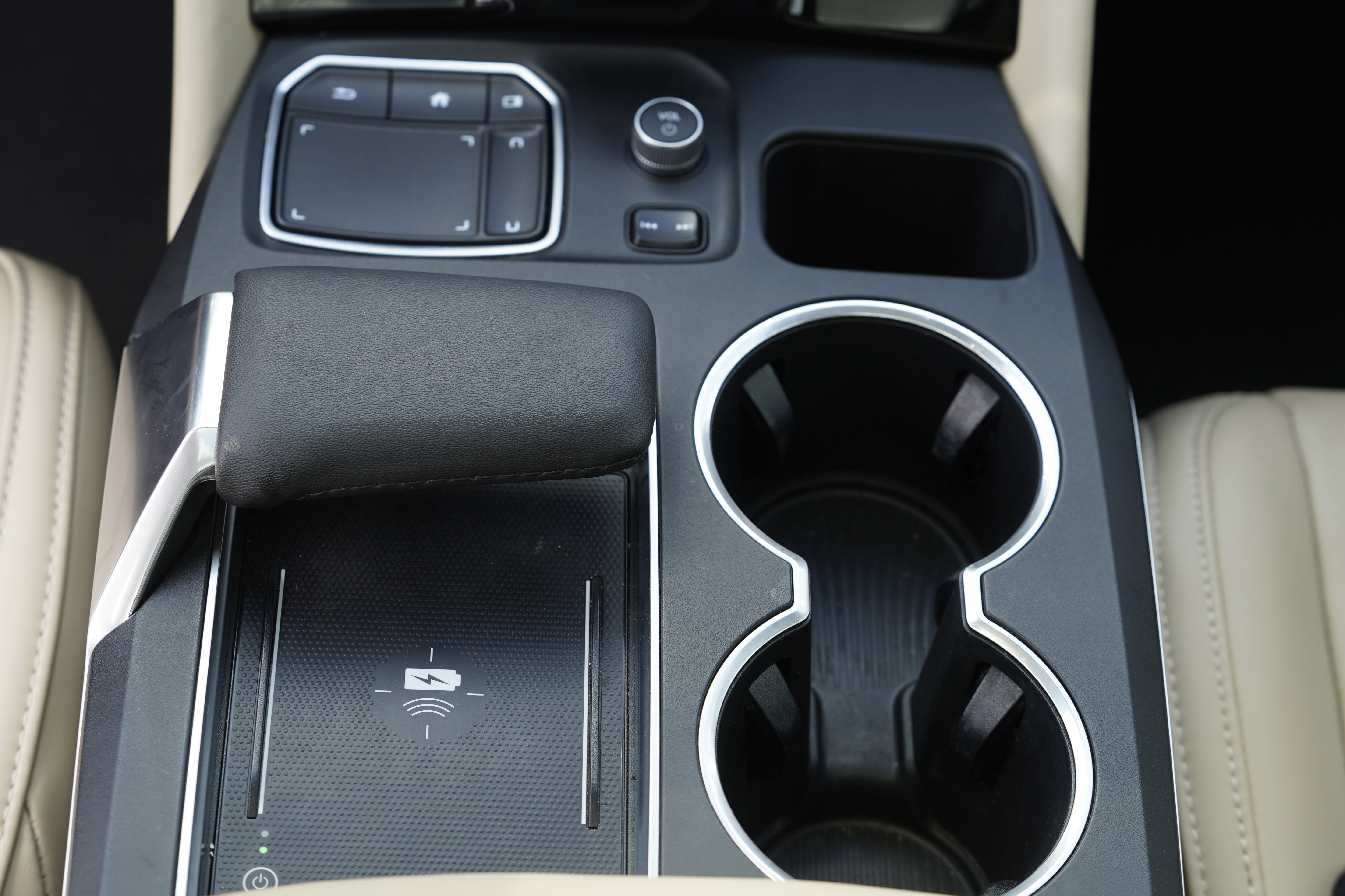 Used 2024 Acura MDX SH-AWD w/ Technology Package image 36