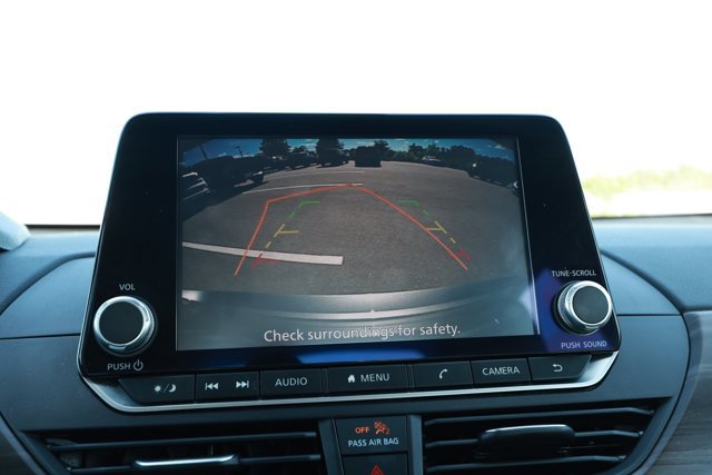 Used 2024 Nissan Altima 2.5 SV FWD image 16