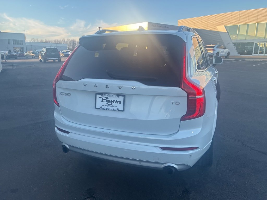 Used 2019 Volvo XC90 T5 Momentum w/ Multimedia Package image 4