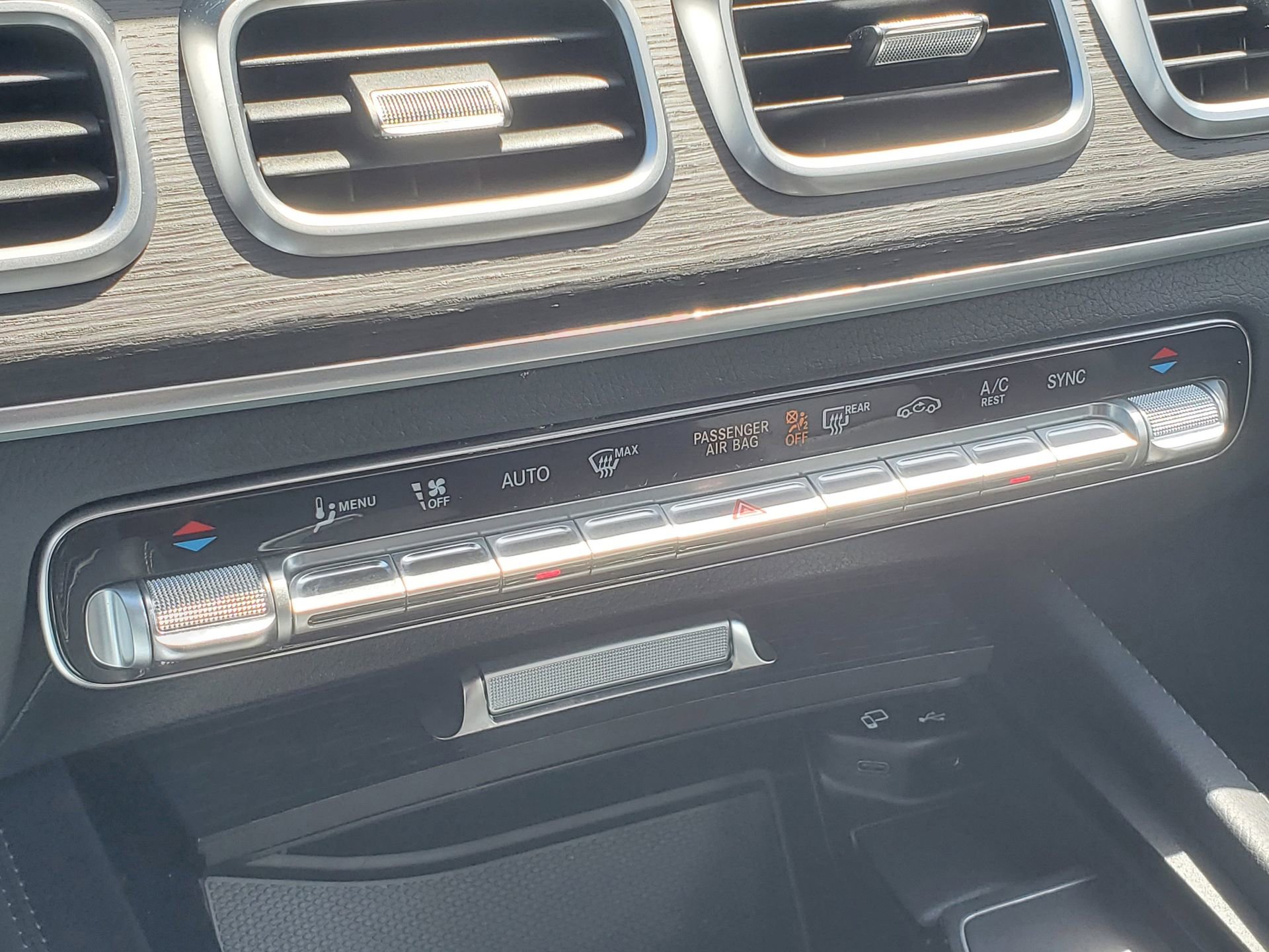 Used 2022 Mercedes-Benz GLE 350 w/ Premium Package image 28