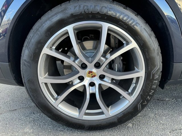Used 2024 Porsche Cayenne image 25