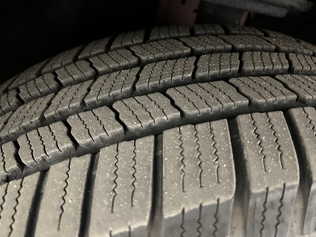 Used 2019 GMC Acadia SLT FWD image 32