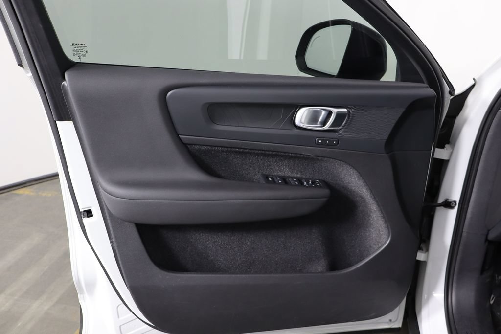 Used 2023 Volvo C40 P8 Recharge Plus AWD/4WD image 18