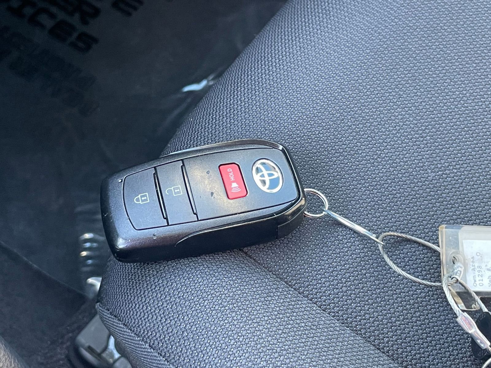 Used 2025 Toyota Corolla Cross LE image 22