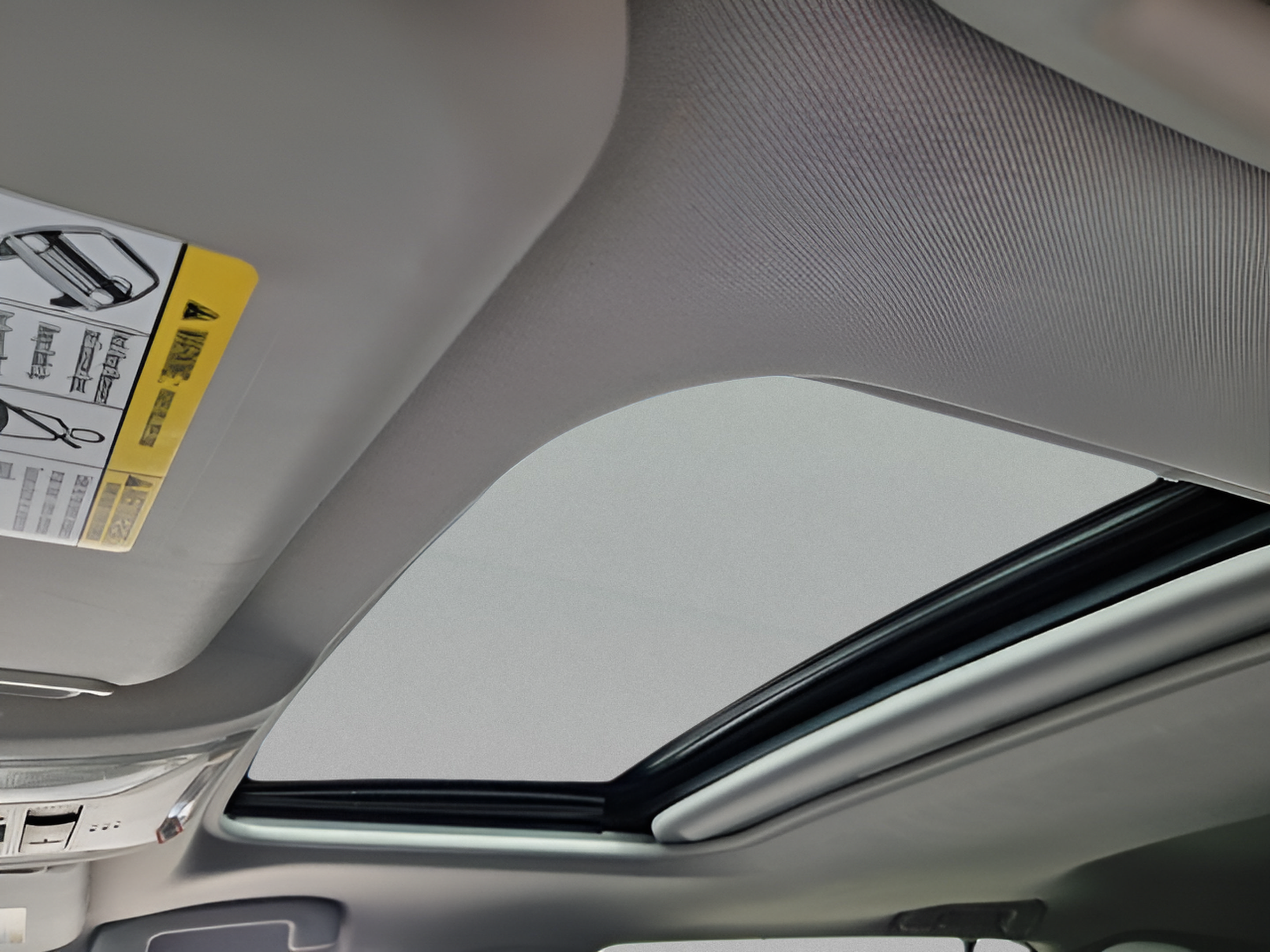 Used 2022 Toyota RAV4 XLE Premium FWD image 16