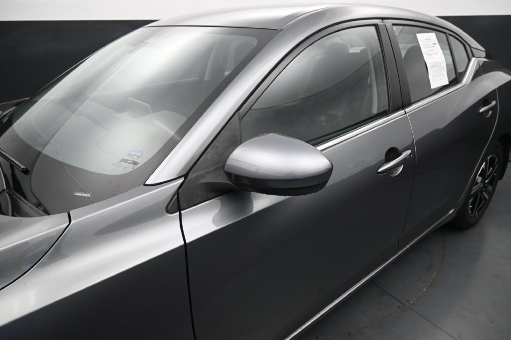 Used 2025 Nissan Sentra SV FWD image 12