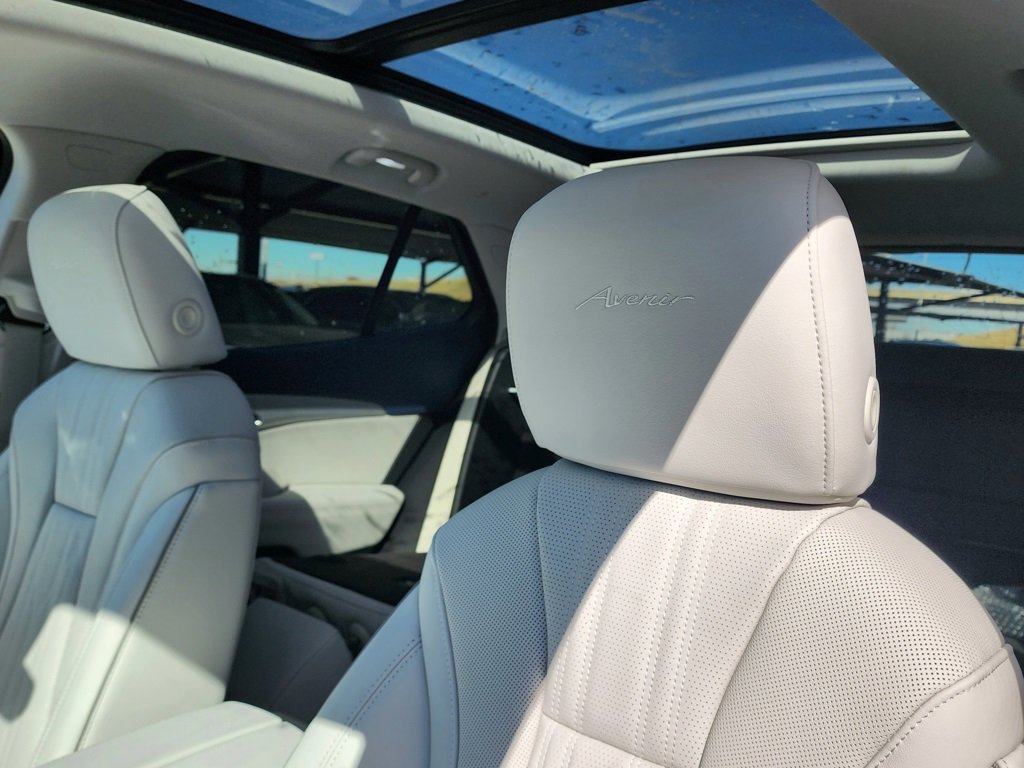 New 2026 Buick Envision Avenir image 17