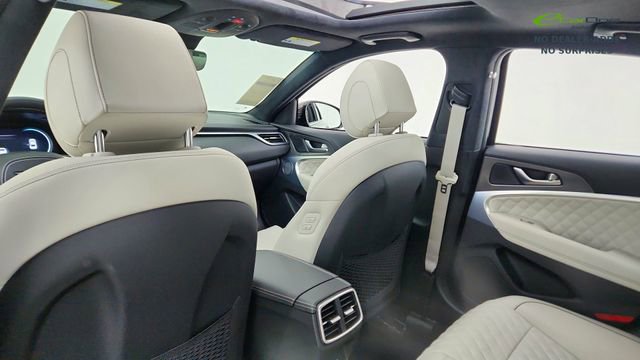 Used 2025 Genesis G70 3.3T Advanced w/ Sport Prestige Package image 31