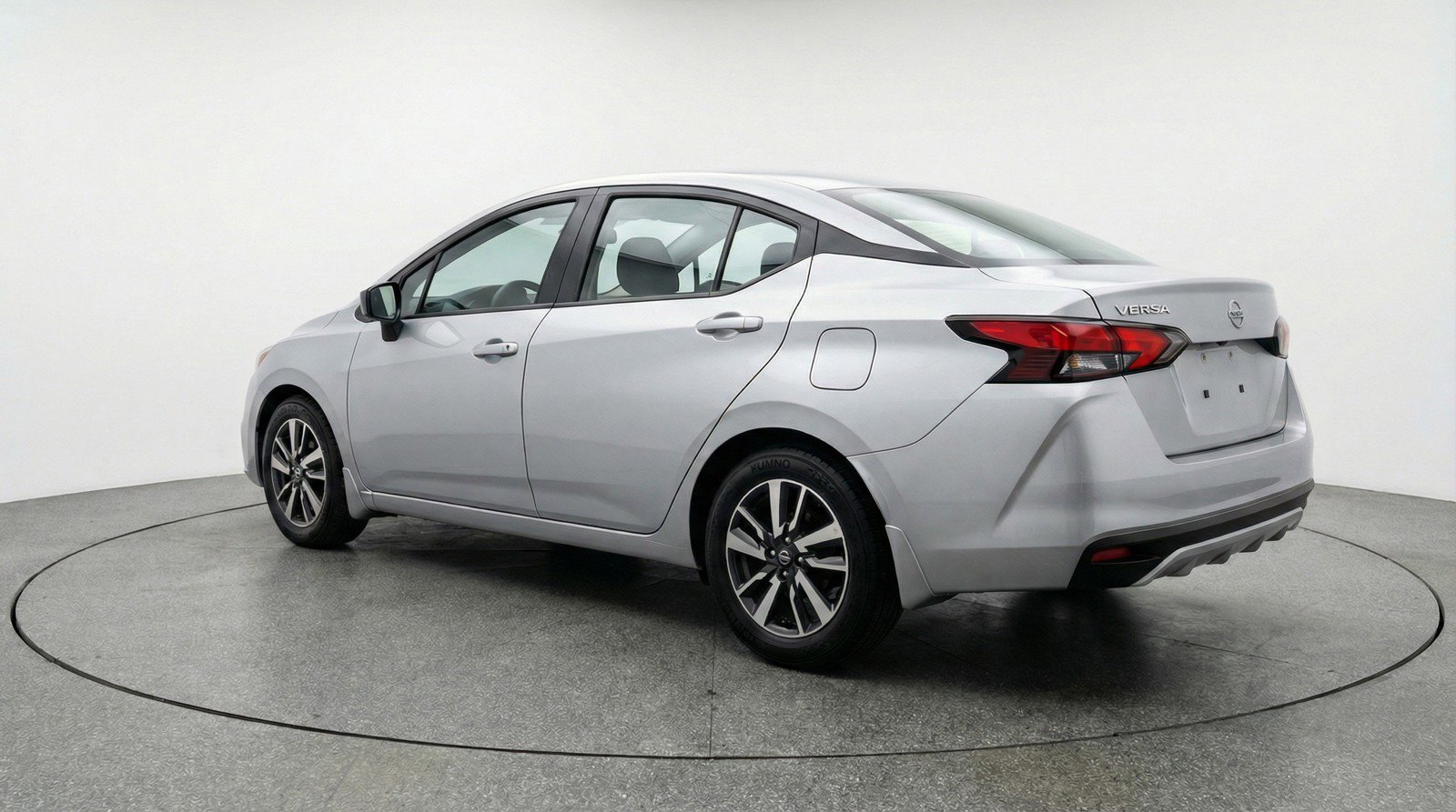 Used 2025 Nissan Versa SV FWD image 6