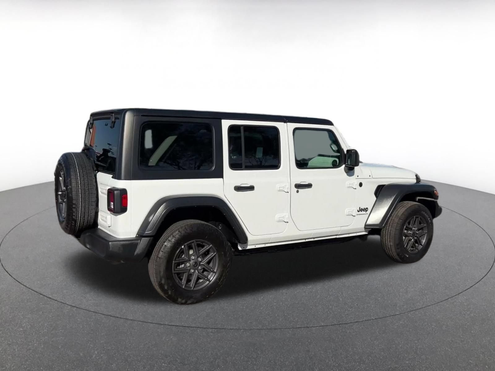 Used 2025 Jeep Wrangler Unlimited Sport AWD/4WD image 13