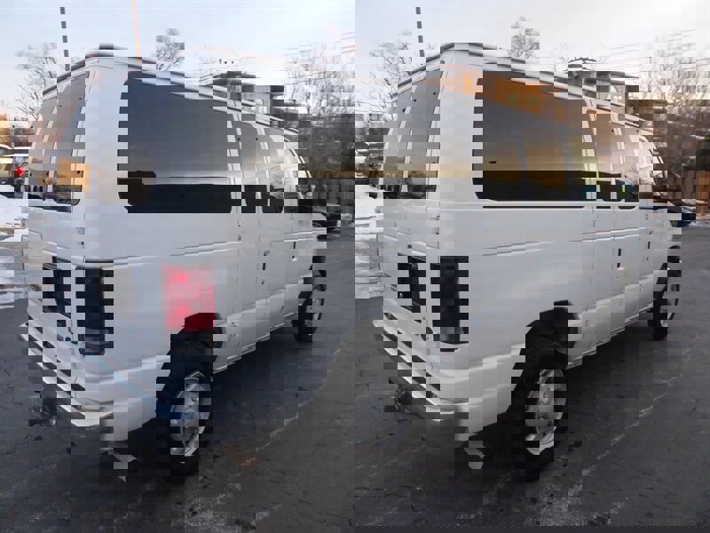 Used 2009 Ford E-350 and Econoline 350 XL image 7