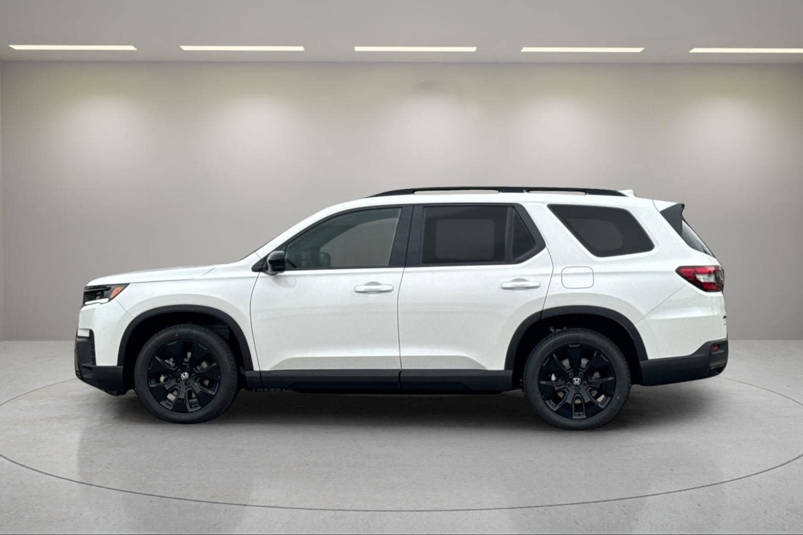 New 2026 Honda Pilot Black Edition image 2