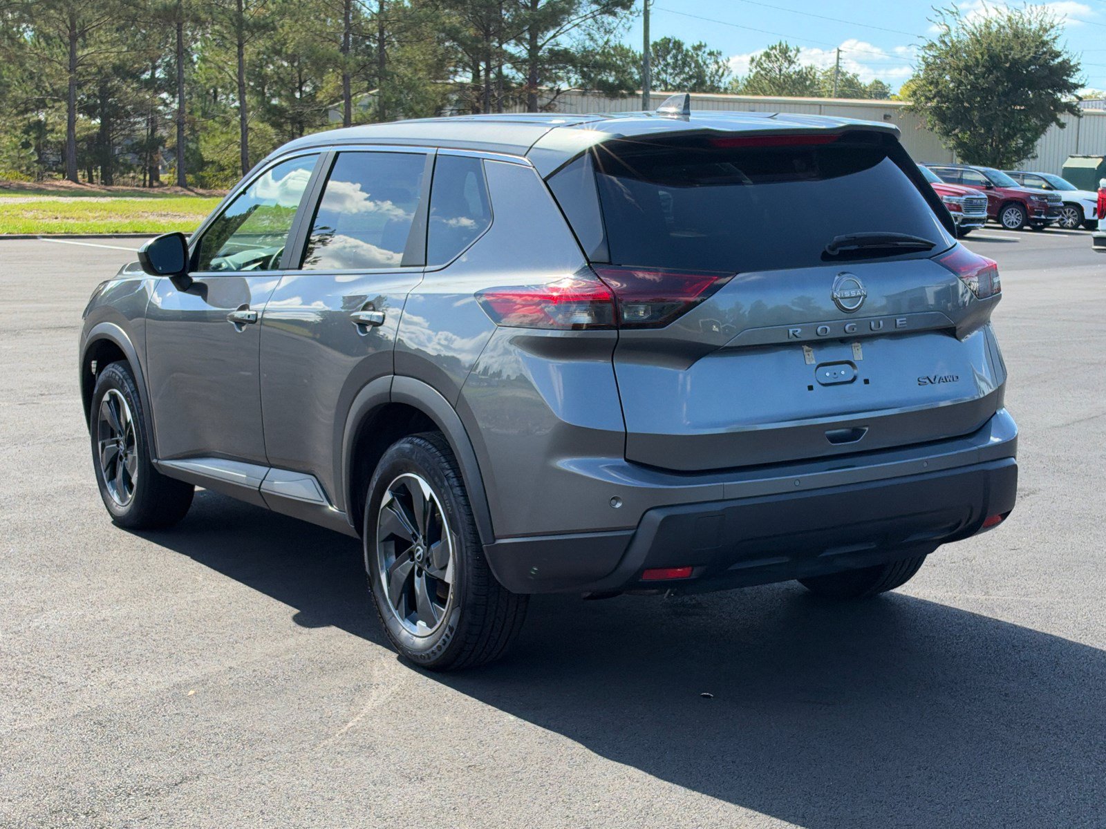 Used 2024 Nissan Rogue SV AWD/4WD image 7
