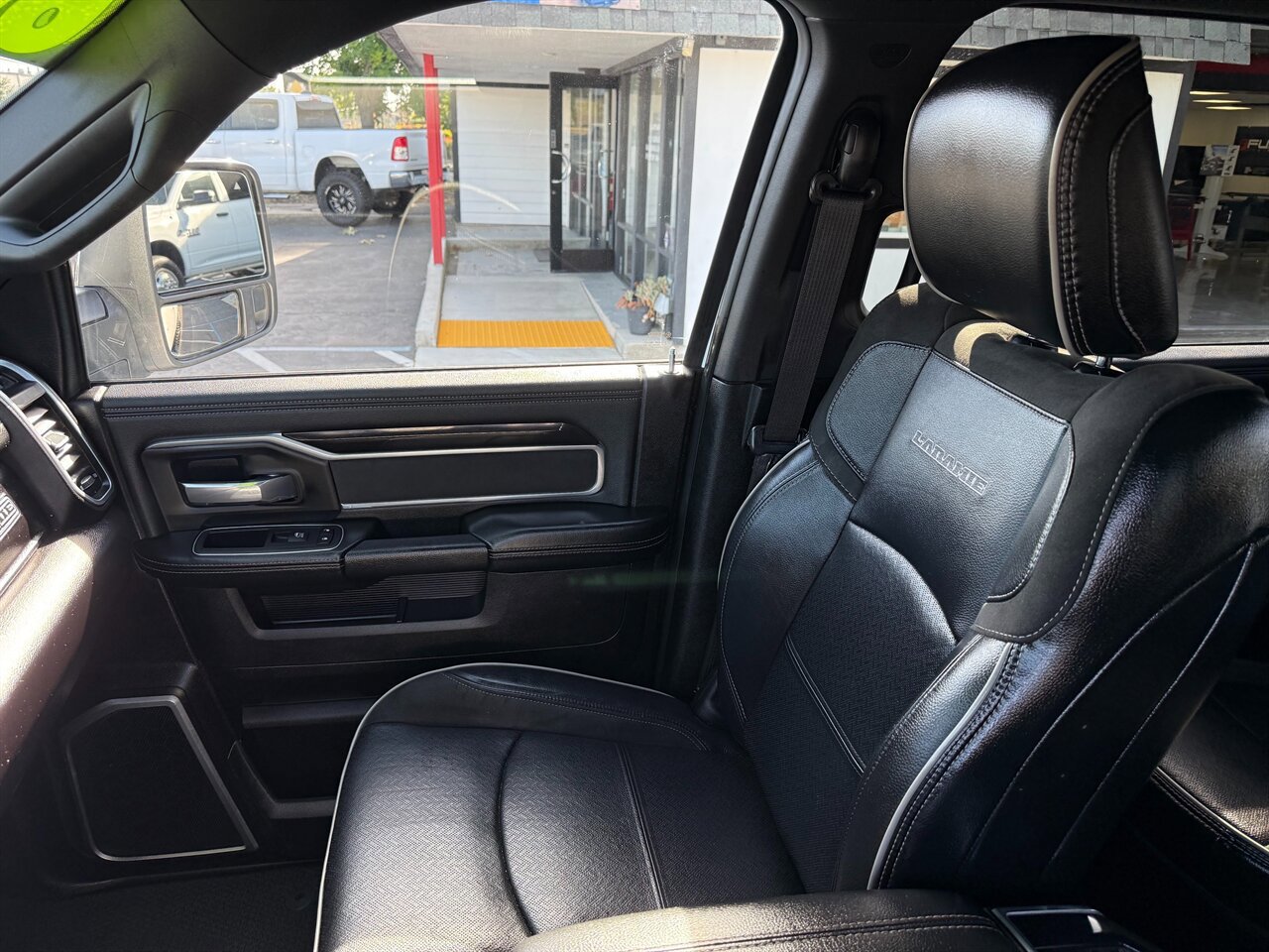 Used 2023 RAM 2500 Laramie AWD/4WD image 11