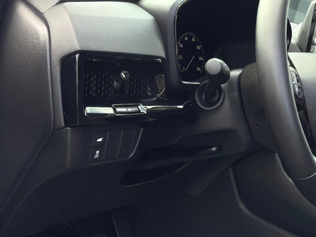 Used 2025 Honda CR-V EX-L image 18