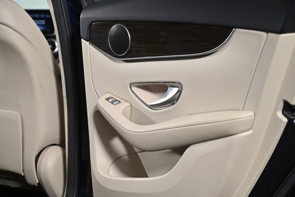 Used 2019 Mercedes-Benz GLC 300 GLC 300 image 30