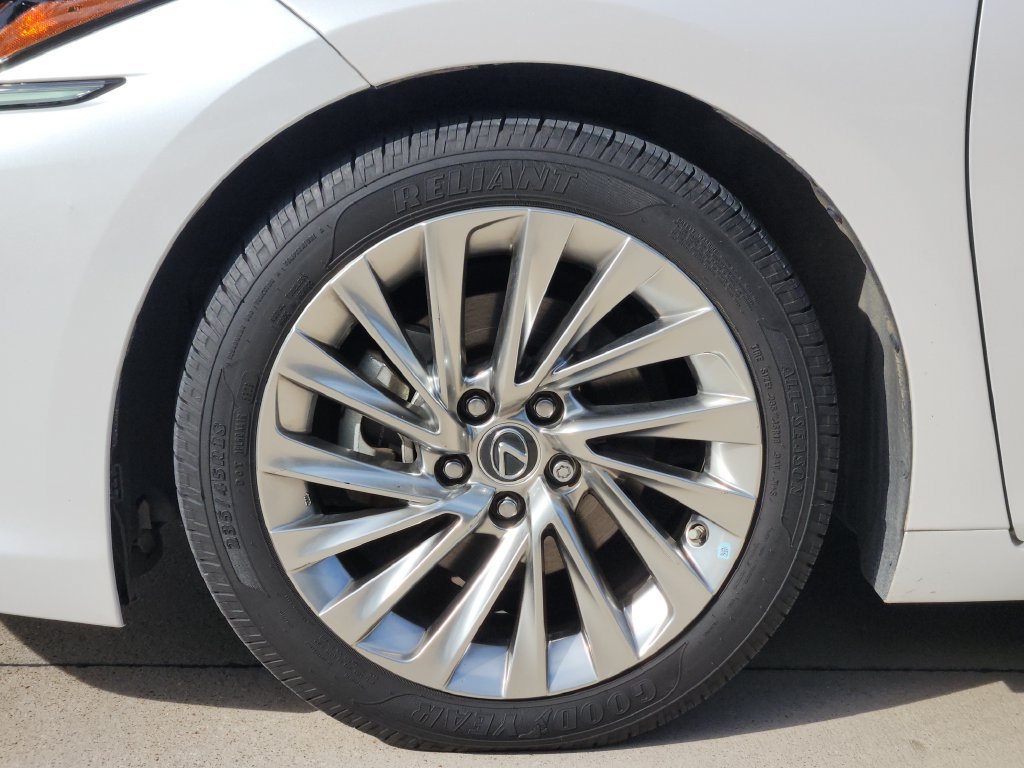 Used 2021 Lexus ES 350 Ultra Luxury w/ Accessory Package 2 FWD image 19