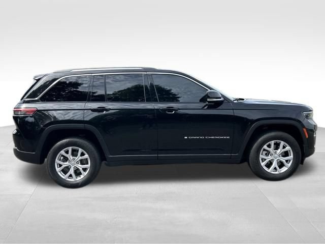 Used 2022 Jeep Grand Cherokee Limited AWD/4WD image 6